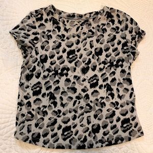 Old Navy toddler tshirt - 2T - gray leopard print